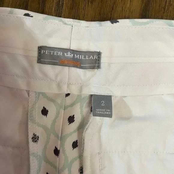 Peter Millar Wicking Performance Geometric Polyester Golf Shorts Women’s size 2 - Picture 6 of 12